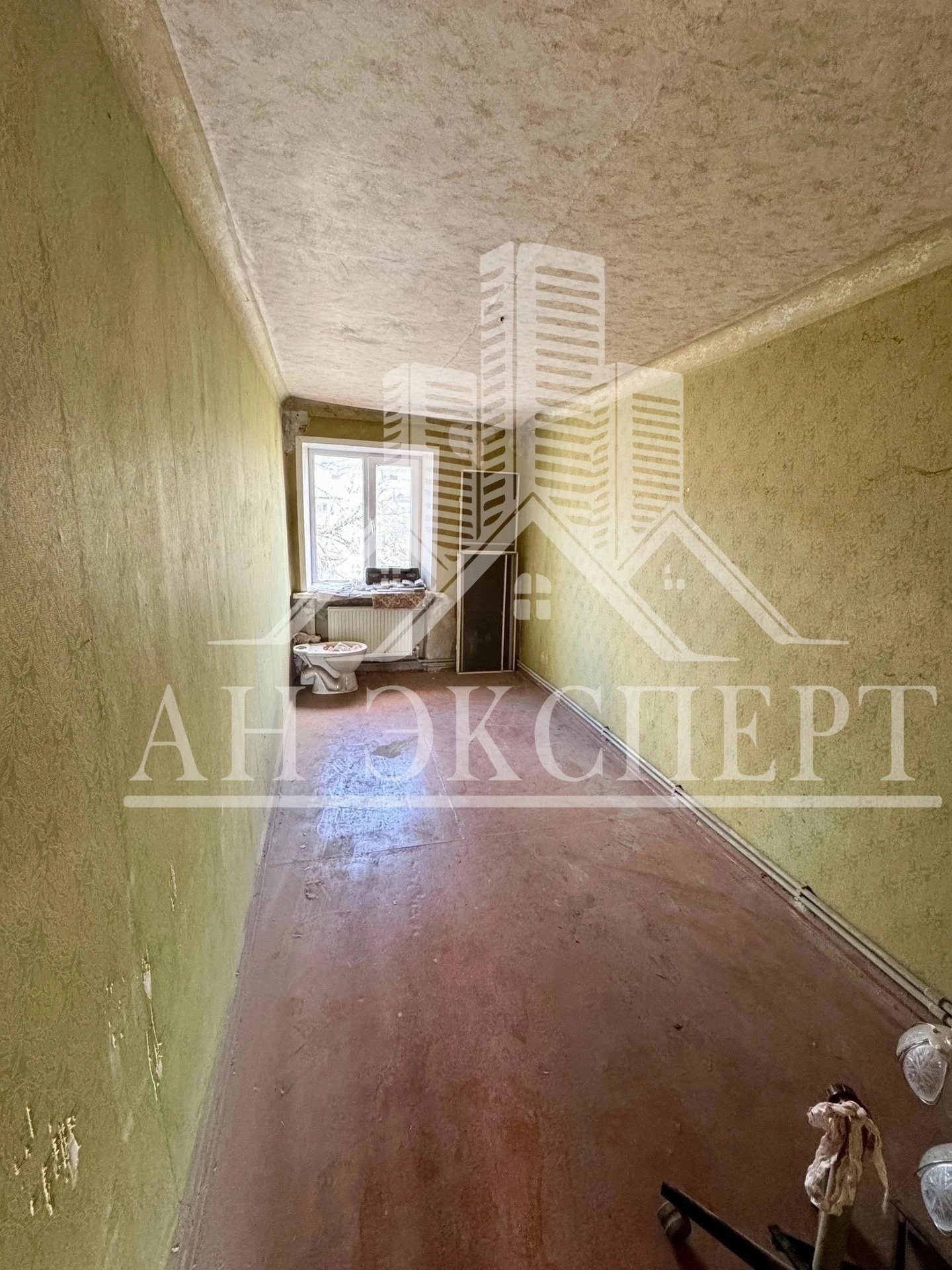 🔑 ПРОДАМ 2-КОМНАТНУЮ КВАРТИРУ🔑 🔥🔥🔥ВЫГОДНАЯ ЦЕНА 🔥🔥🔥 📍 г. Стаханов, проспект Ленина, д. 49 ✅ 🏢 4/4 эт. 💼 Полный пакет документов, квартира готова к продаже ✅ ✍ ОПИСАНИЕ: 🔹 Просторная и тёплая двухкомнатная квартира с удобной планировкой 🏡 🔹 Дом с перекрытой крышей — протечек нет! ⚒ 🔹 Установлены новые батареи ...